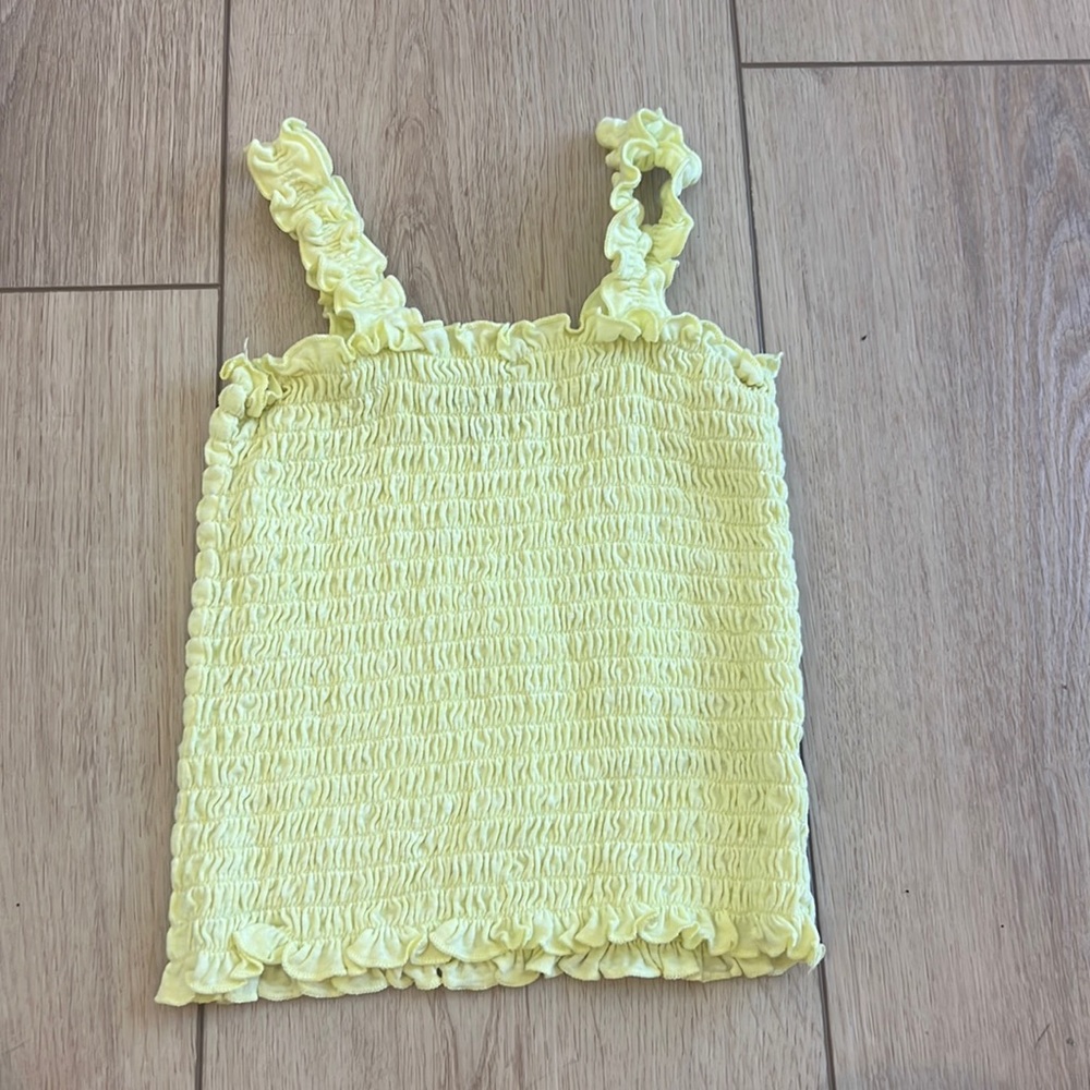 super cute yellow top